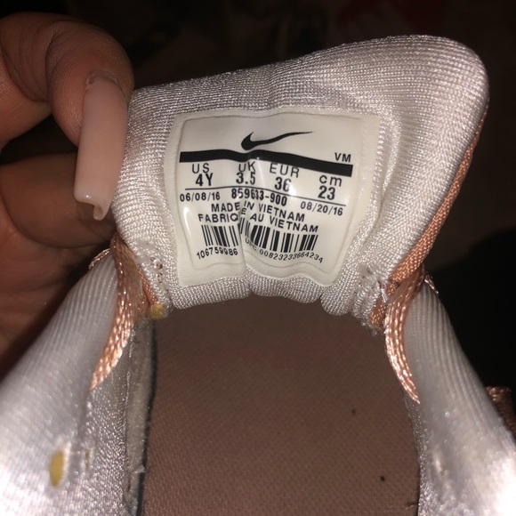 Women/ Big girl Sz 4Y Metallic Rose Gold Air Max - Picture 7 of 8